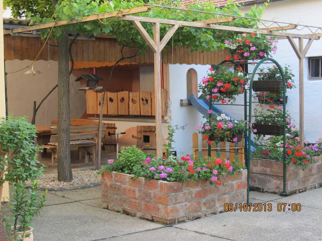 Haus Resi Lägenhet Staatz Exteriör bild
